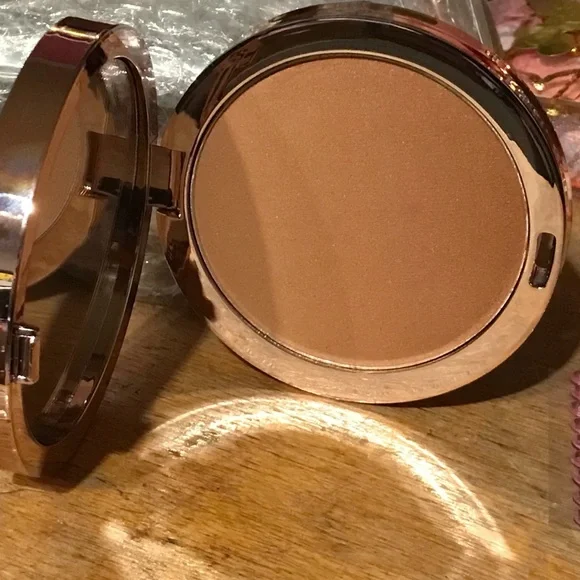 RealHer You Are Golden Power Wear Ombre Bronzer for Face and Body! 8g *BNIB - Picture 6 of 13